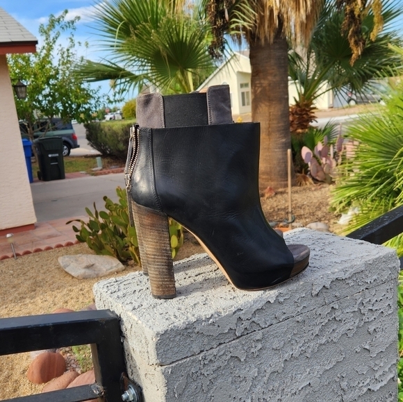 RARE‎ Diesel  Ankle Booties - Picture 5 of 13